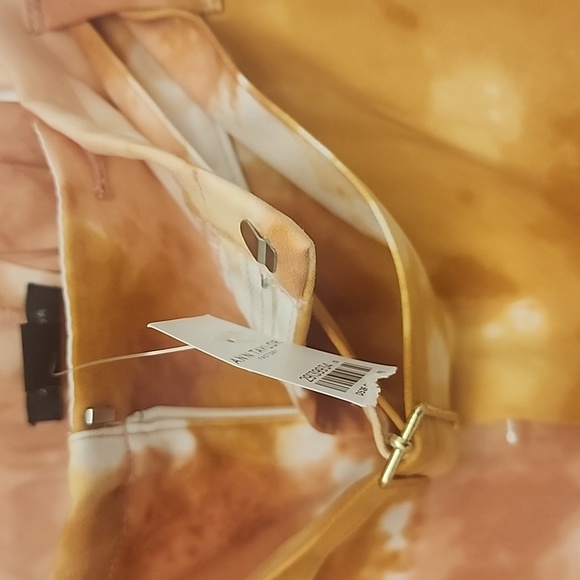 🆕️ Ann Taylor factory tie-dye shorts - Picture 3 of 4